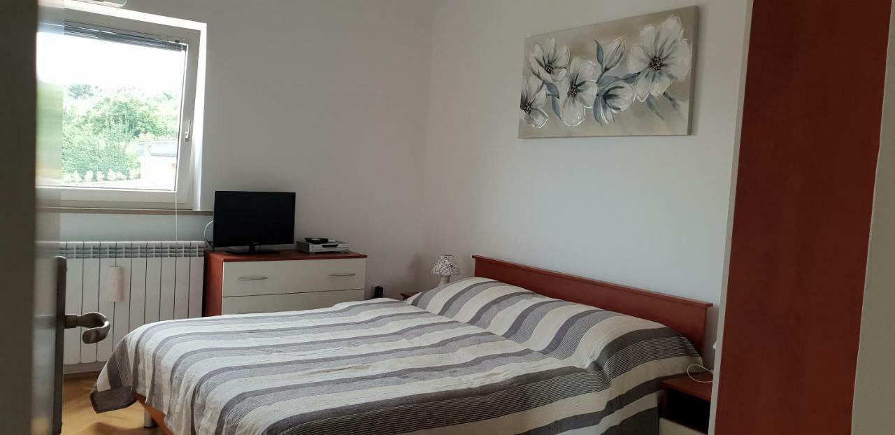 Apartman Ruza 2 Opric Exterior photo